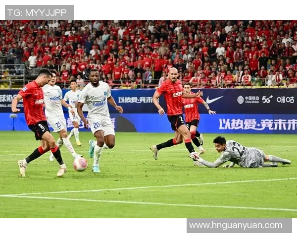 成都足球队边路渗透战术分析及其在比赛中的成效与不足探讨