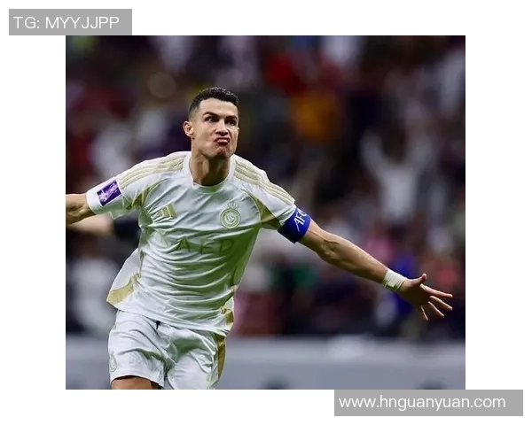 明星们心中的足球之王C罗为何备受追捧与喜爱