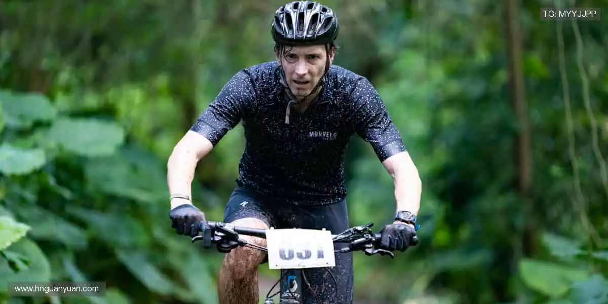 赛场周边，点燃热爱！🎉